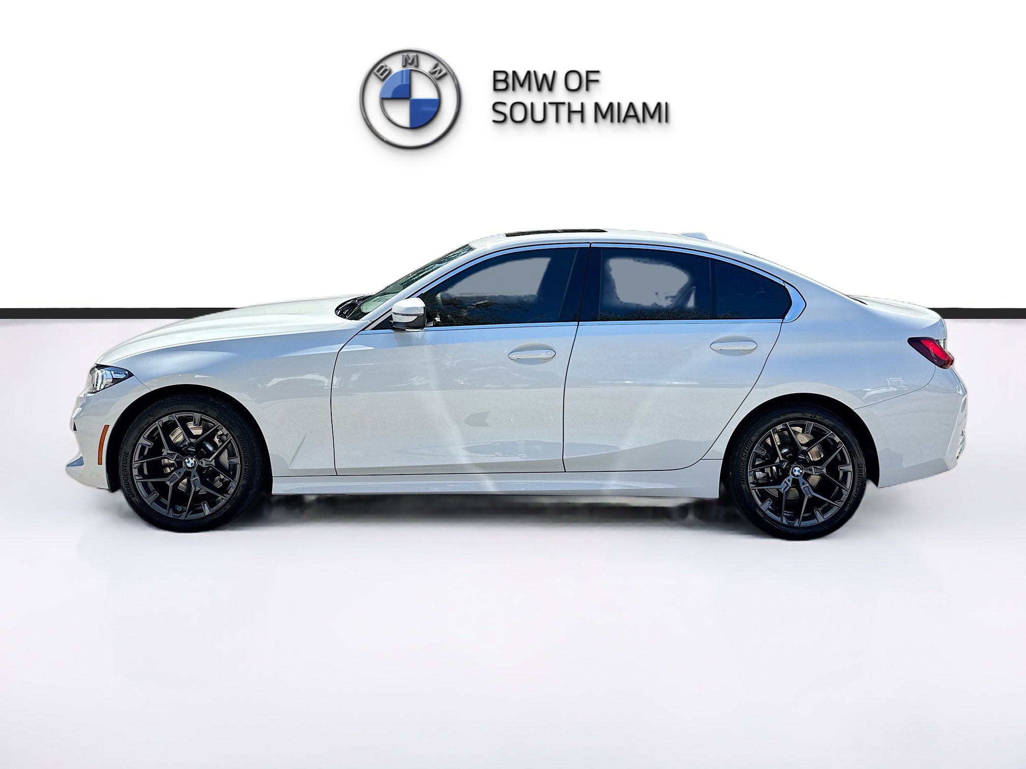 Used 2025 BMW 330i Sedan w/ M Sport Package image 4