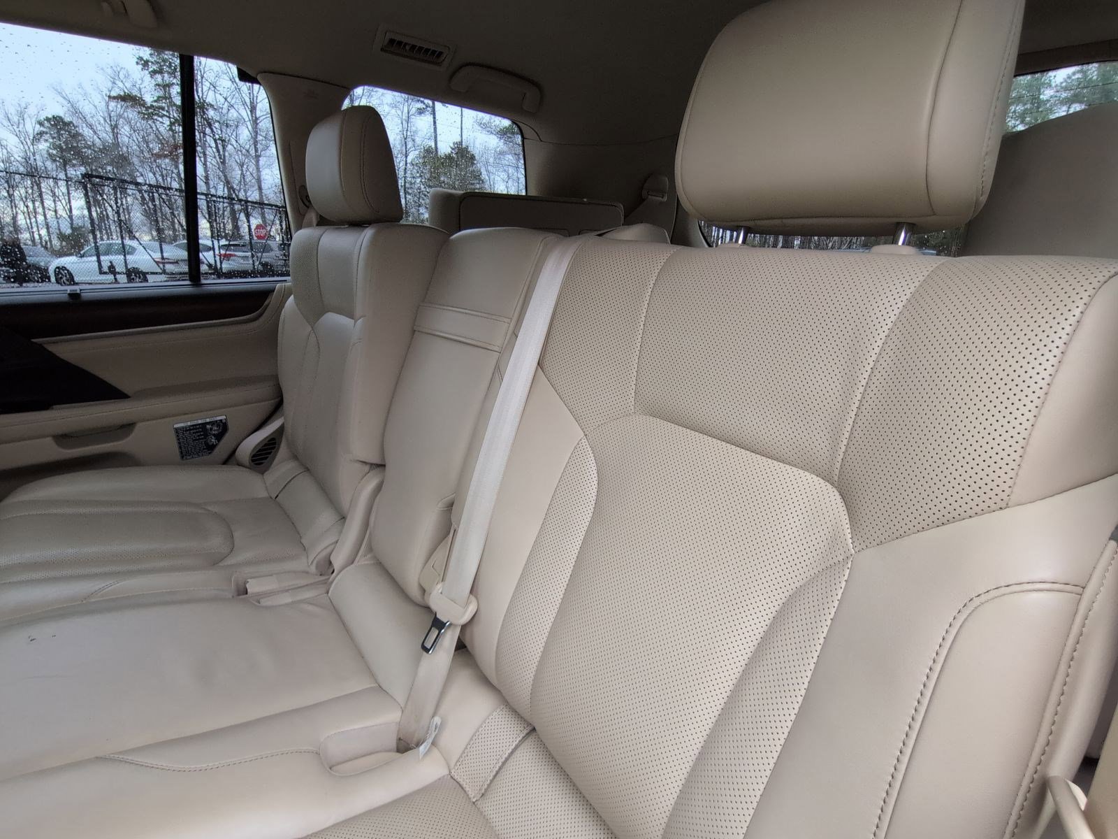 Used 2017 Lexus LX 570 4WD w/ Luxury Package image 31