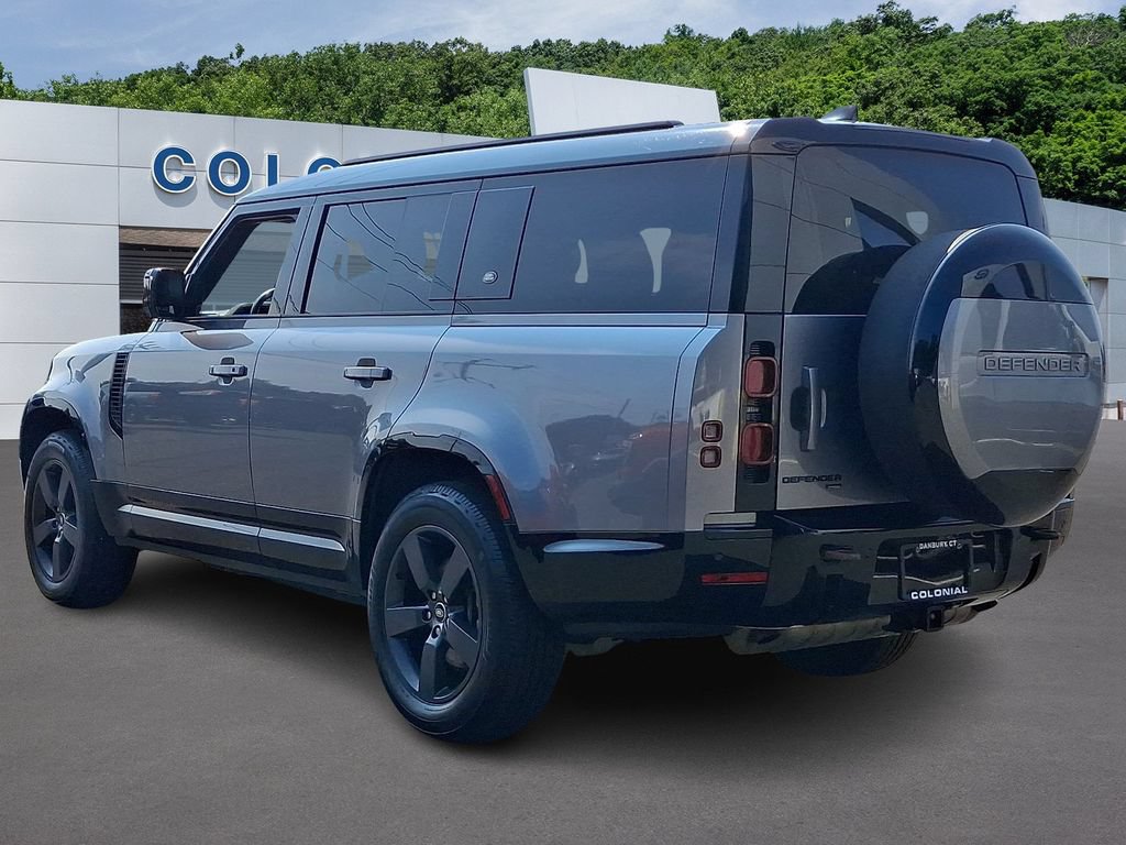Used 2023 Land Rover Defender 130 X-Dynamic SE AWD/4WD image 4