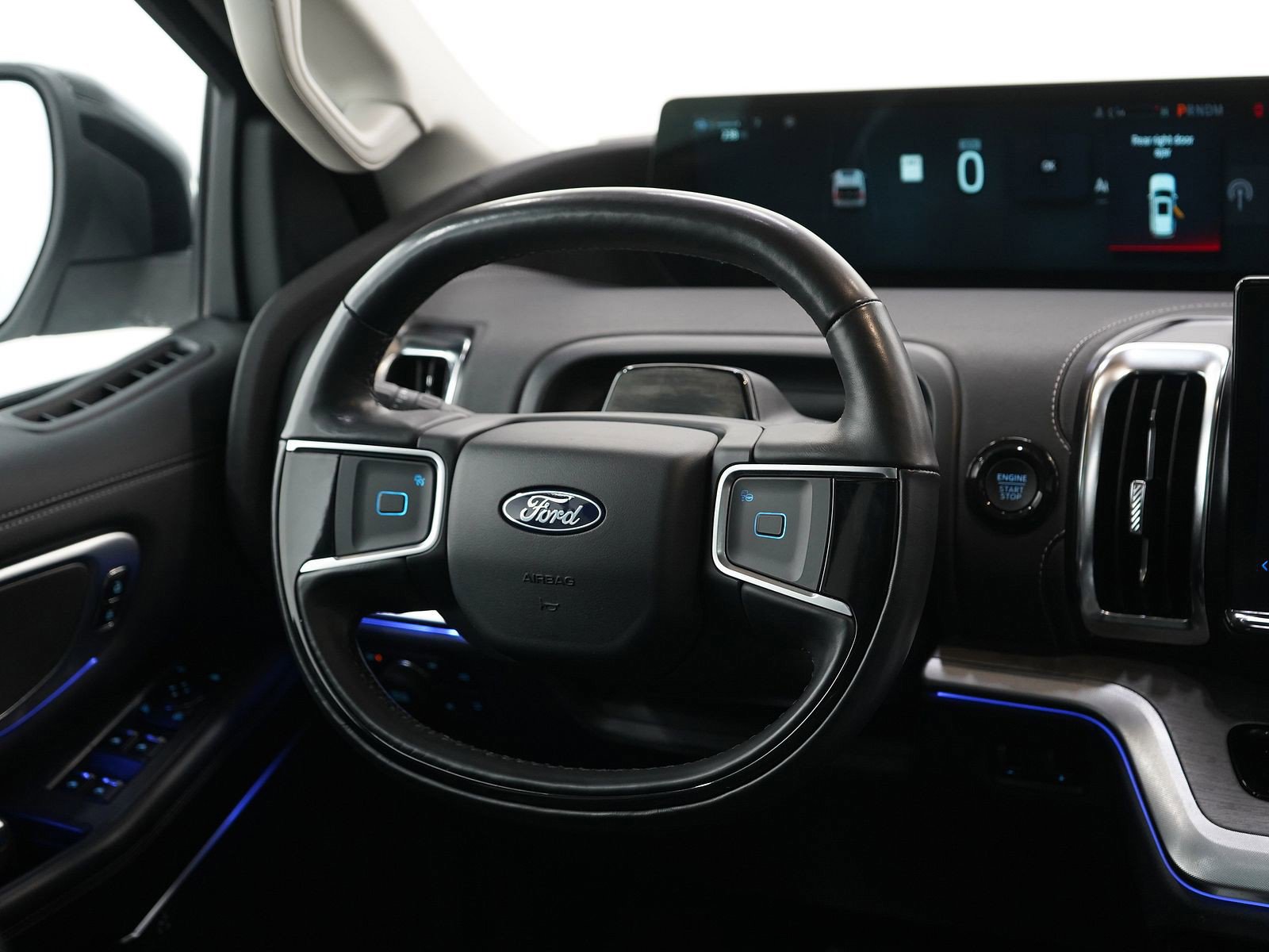 Used 2025 Ford Expedition Max Platinum AWD/4WD image 16