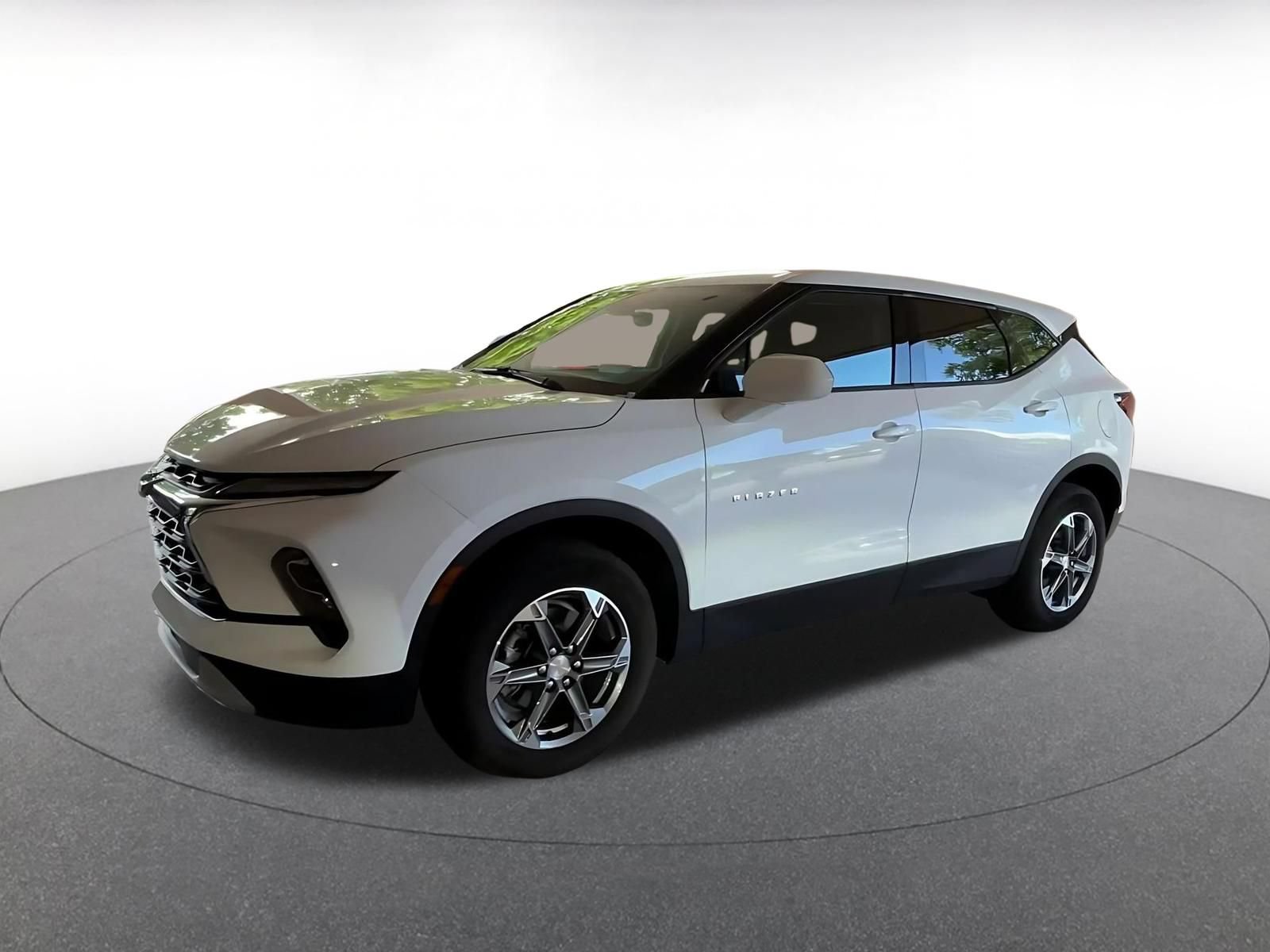 Used 2026 Chevrolet Blazer LT FWD image 8