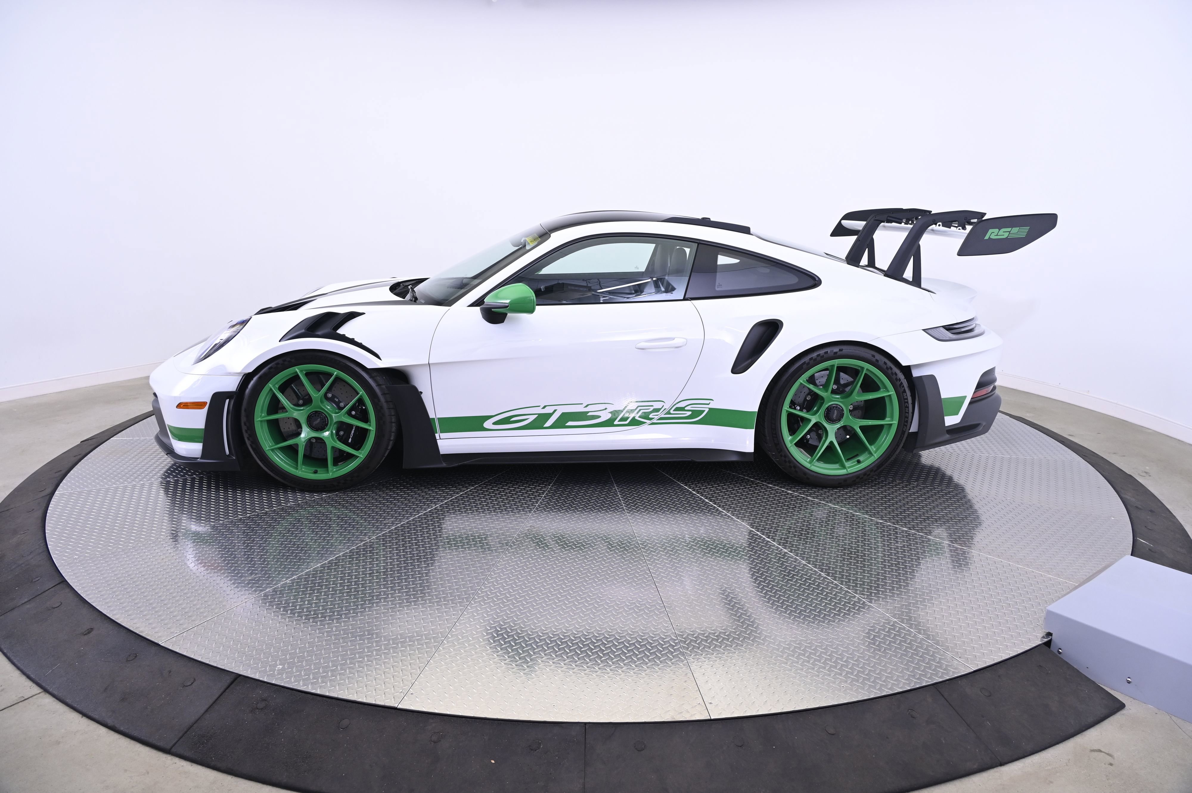 Used 2023 Porsche 911 GT3 RS image 2