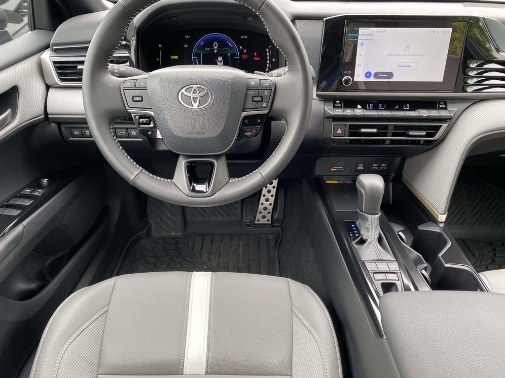 Used 2026 Toyota Camry SE FWD image 10