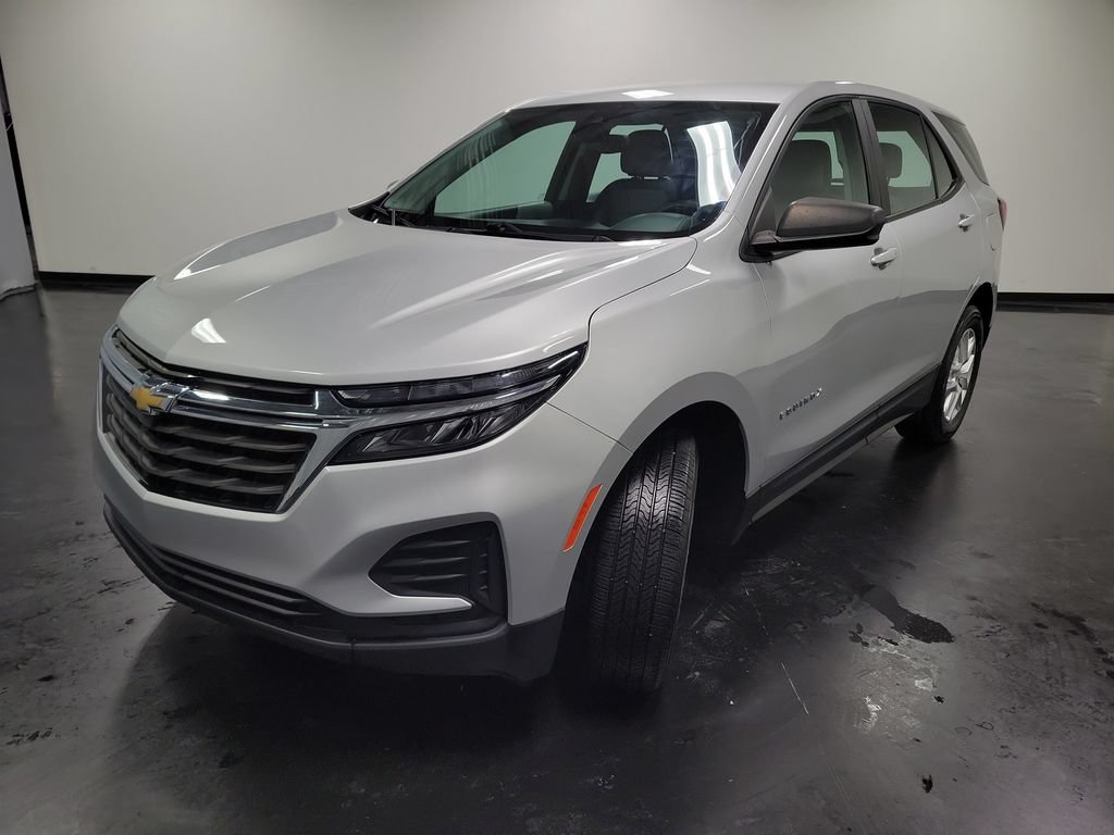 Used 2022 Chevrolet Equinox LS w/ LPO, Floor Liner Package AWD/4WD image 4