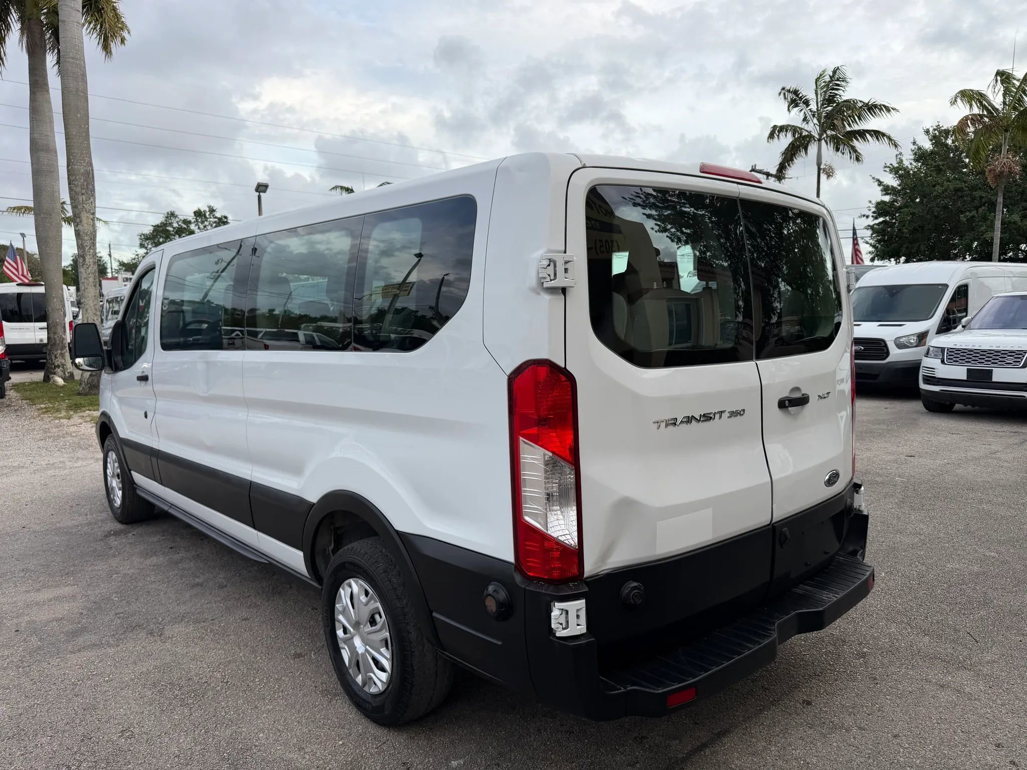 Used 2019 Ford Transit 350 XLT image 4