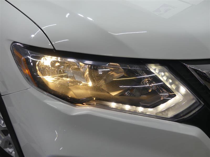 Used 2019 Nissan Rogue SV image 12