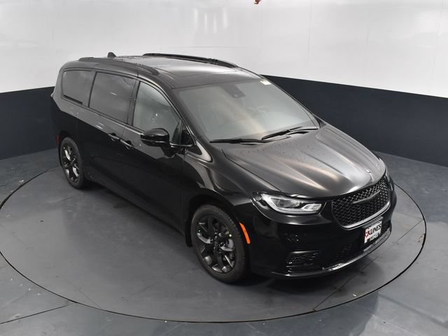 New 2026 Chrysler Pacifica Limited w/ S Appearance Package AWD/4WD image 35