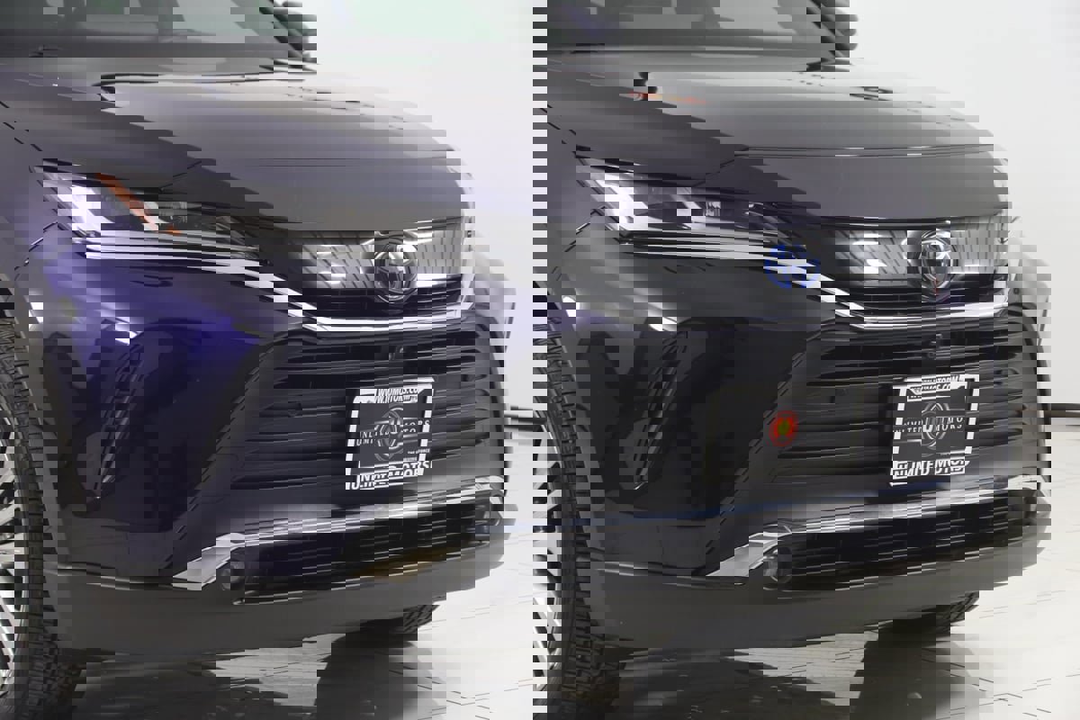 Used 2023 Toyota Venza Limited image 33