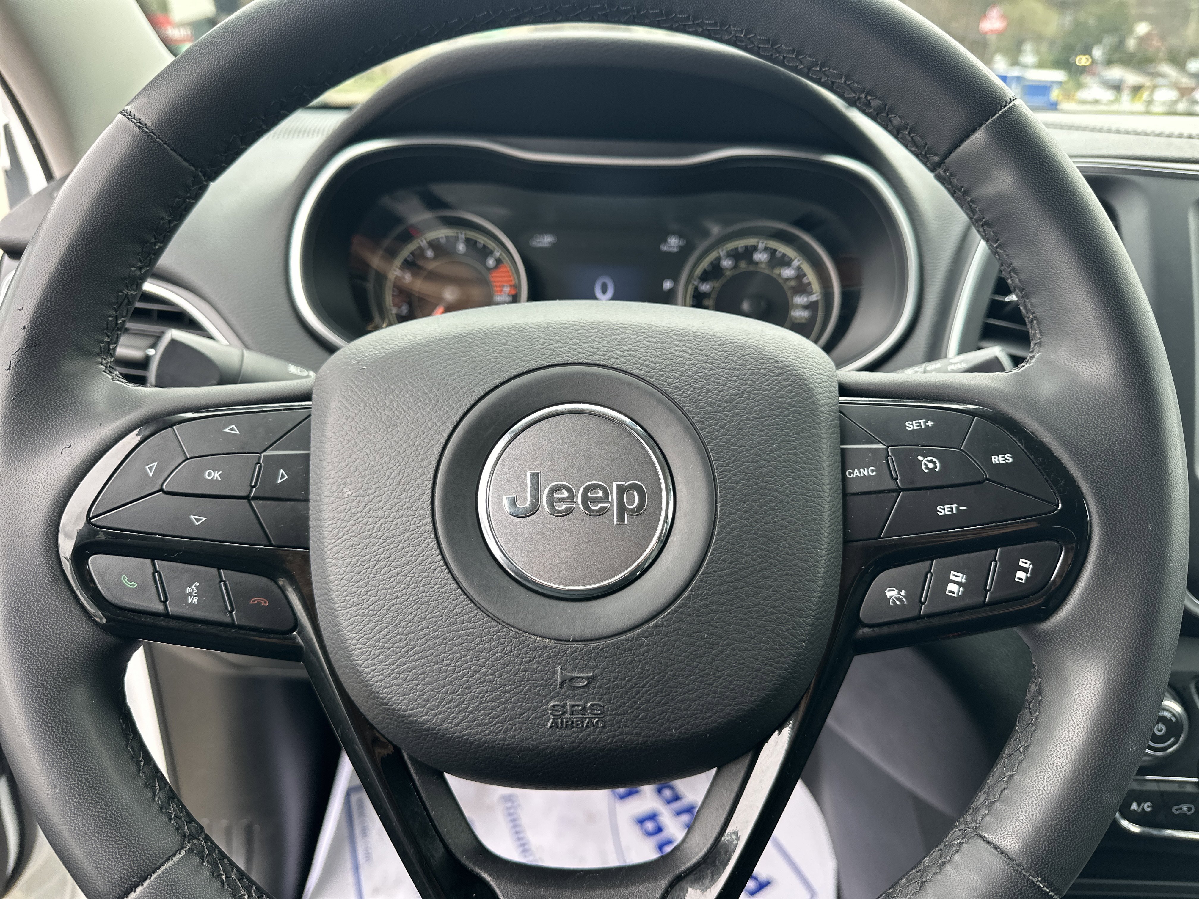 Used 2023 Jeep Cherokee Altitude Lux image 12