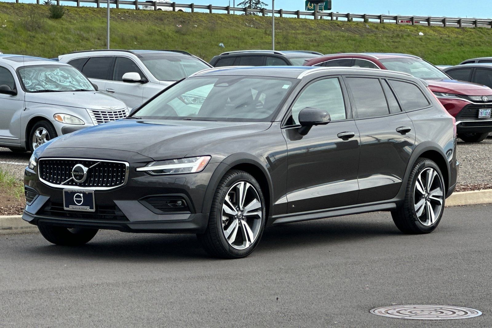 Used 2025 Volvo V60 B5 Cross Country Plus AWD/4WD image 7