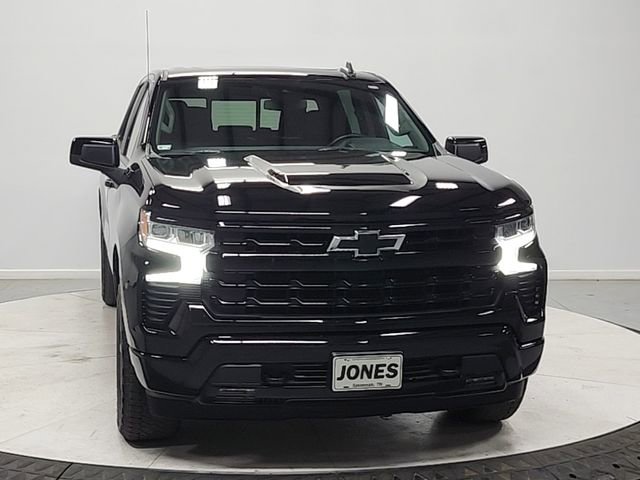 Used 2024 Chevrolet Silverado 1500 RST w/ Convenience Package II AWD/4WD image 2