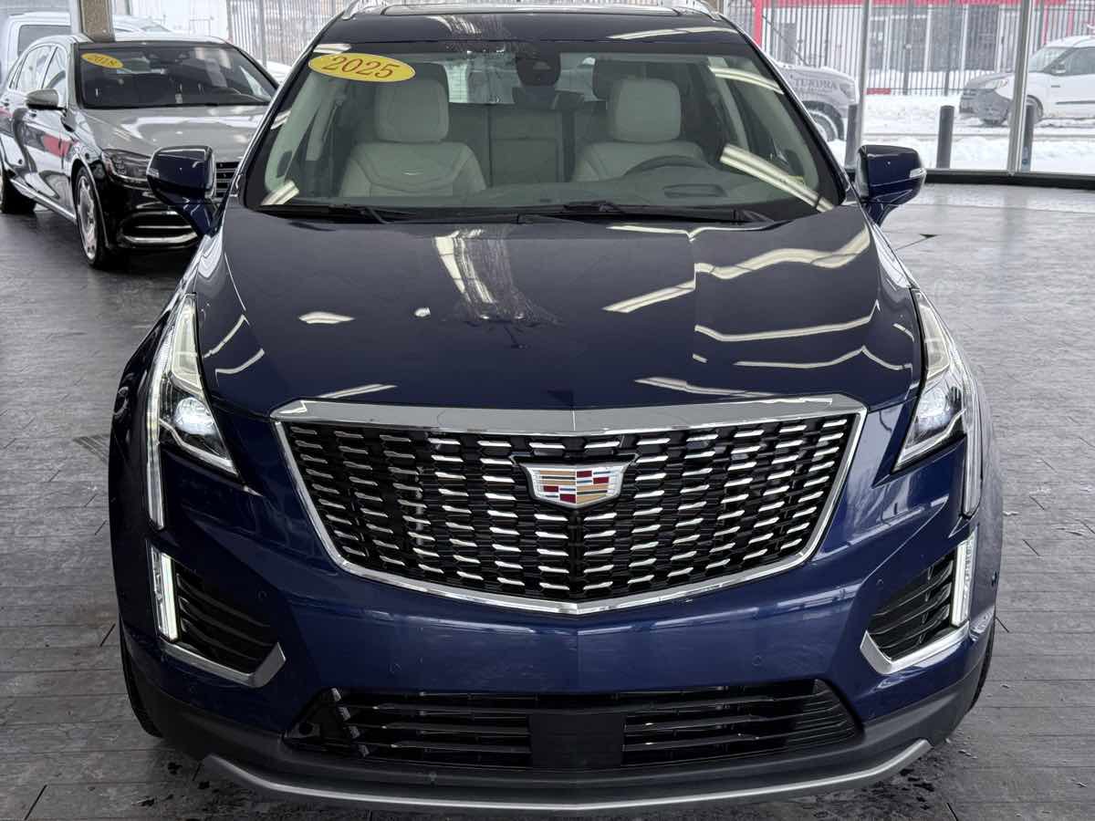 Used 2025 Cadillac XT5 Premium Luxury w/ Technology Package image 3
