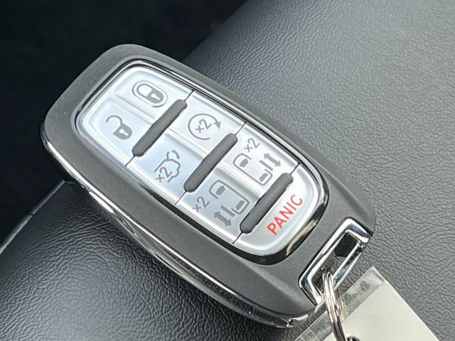 New 2026 Chrysler Pacifica Select image 33