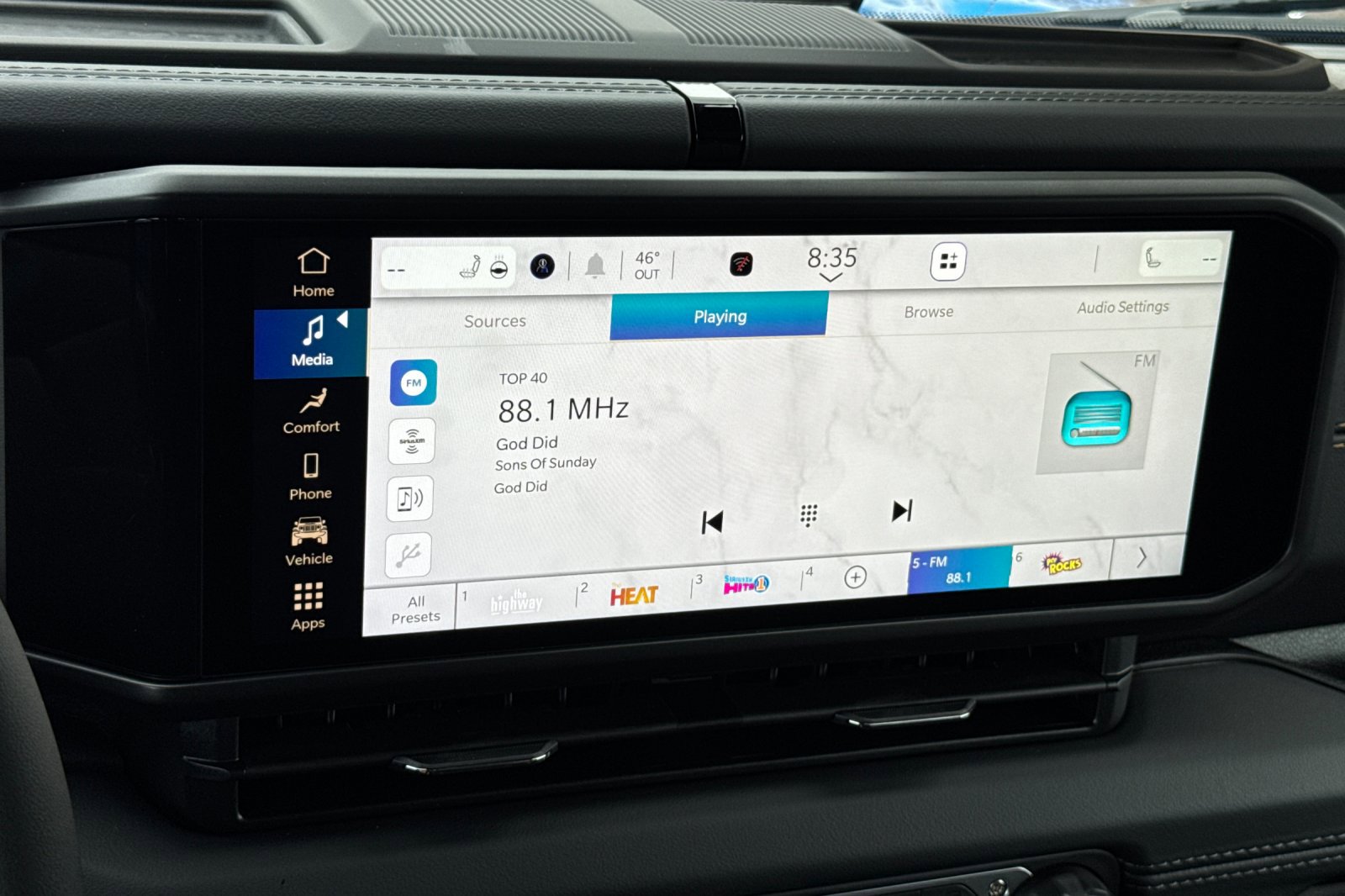 New 2025 Jeep Gladiator High Tide image 15