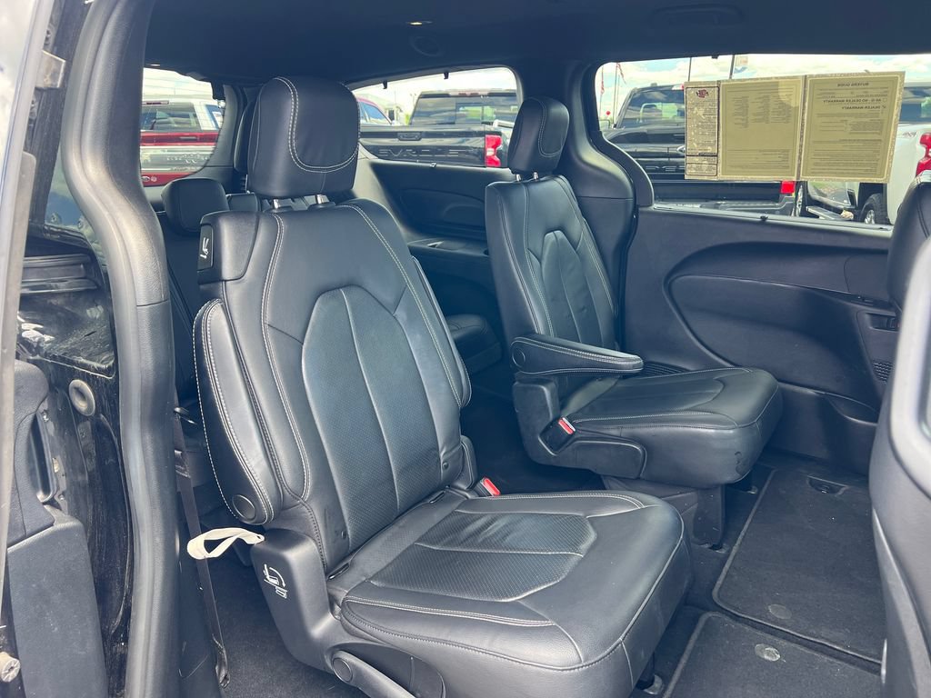 Used 2021 Chrysler Pacifica Touring-L w/ Premium & Safety Sphere Group AWD/4WD image 41