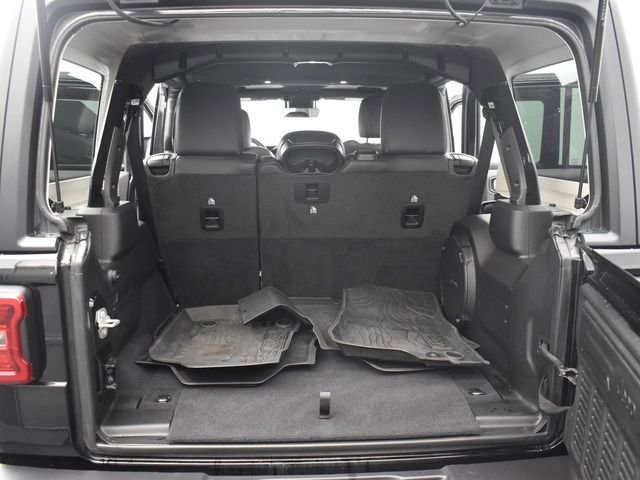 Used 2024 Jeep Wrangler Sahara w/ Technology Group AWD/4WD image 7