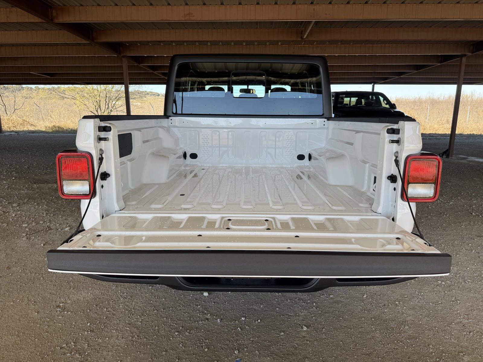 New 2026 Jeep Gladiator Sport image 28