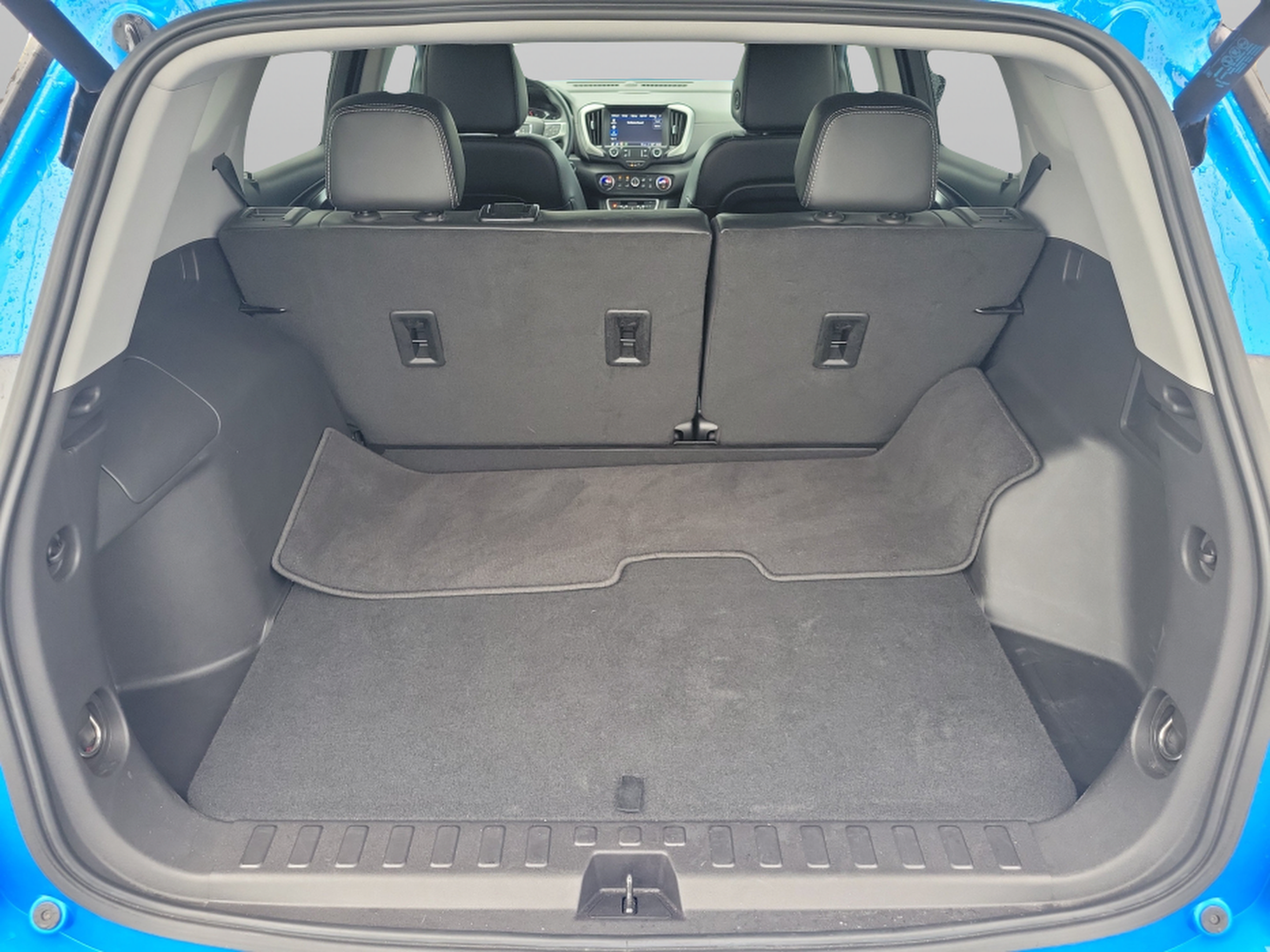 Used 2024 GMC Terrain SLT w/ Infotainment Package II FWD image 7