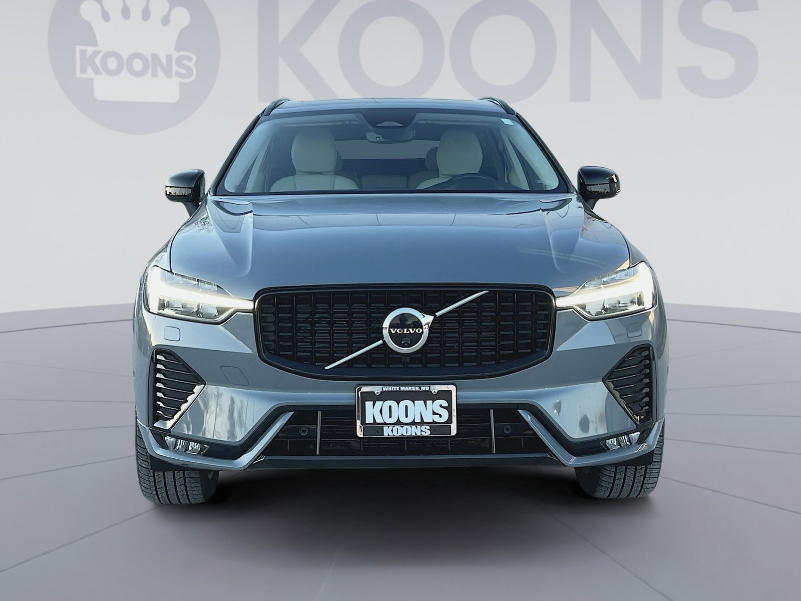 Used 2023 Volvo XC60 B5 Plus image 11