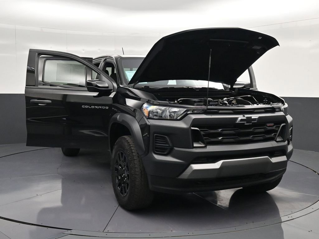 Used 2024 Chevrolet Colorado Trail Boss w/ Advanced Trailering Package AWD/4WD image 35