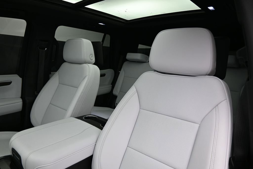 Used 2025 Chevrolet Tahoe Premier AWD/4WD image 13