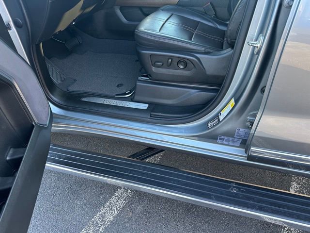 Used 2023 Chevrolet Silverado 1500 High Country w/ Technology Package image 10