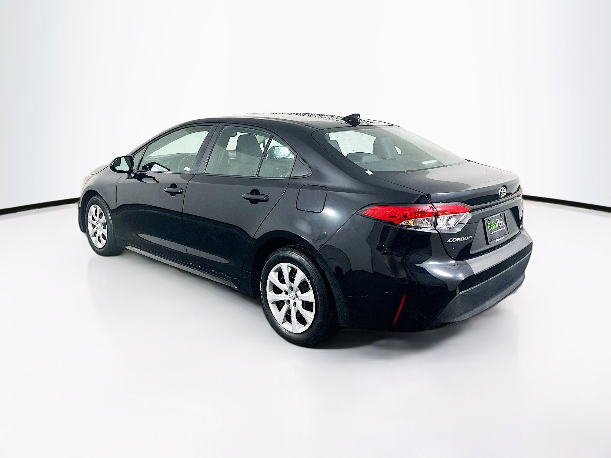 Used 2025 Toyota Corolla LE image 5