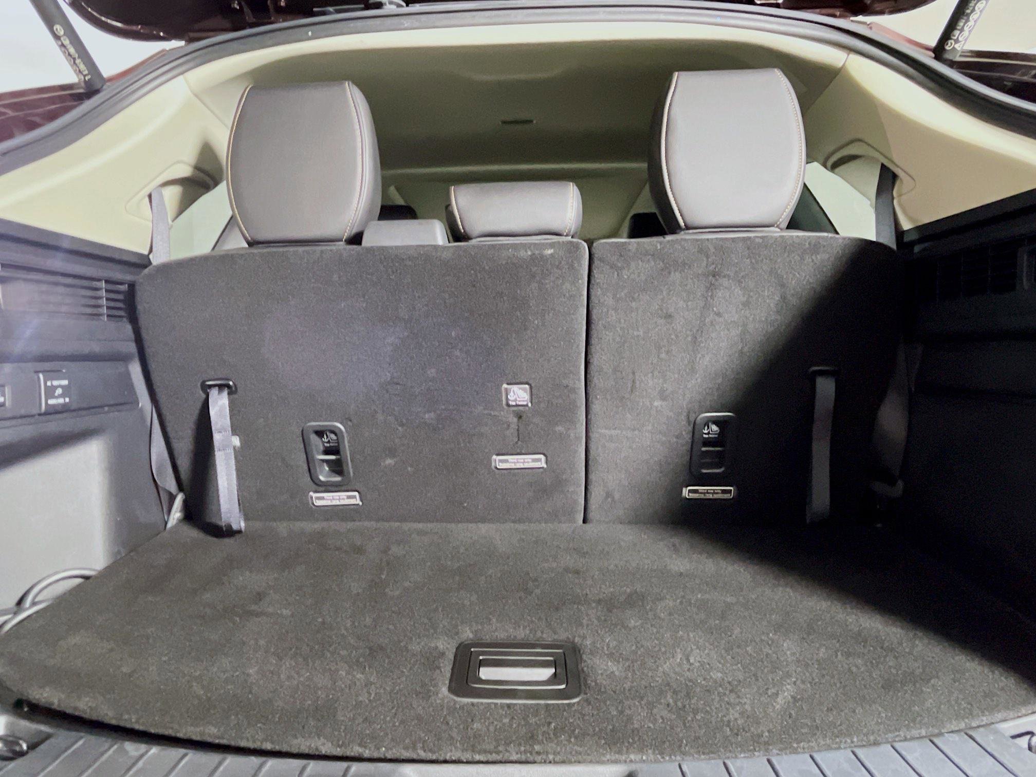 Used 2024 MAZDA CX-90 Plug-In Hybrid w/ Premium Pkg image 30