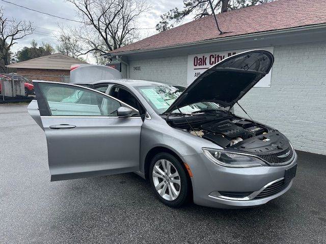 Used 2016 Chrysler 200 Limited Platinum w/ Comfort & Convenience Group FWD image 9