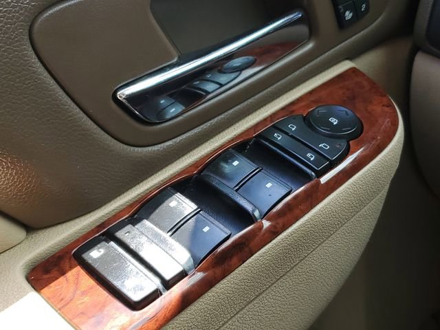 Used 2013 Chevrolet Tahoe LTZ AWD/4WD image 21