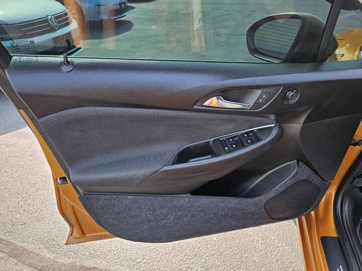 Used 2017 Chevrolet Cruze LT image 15