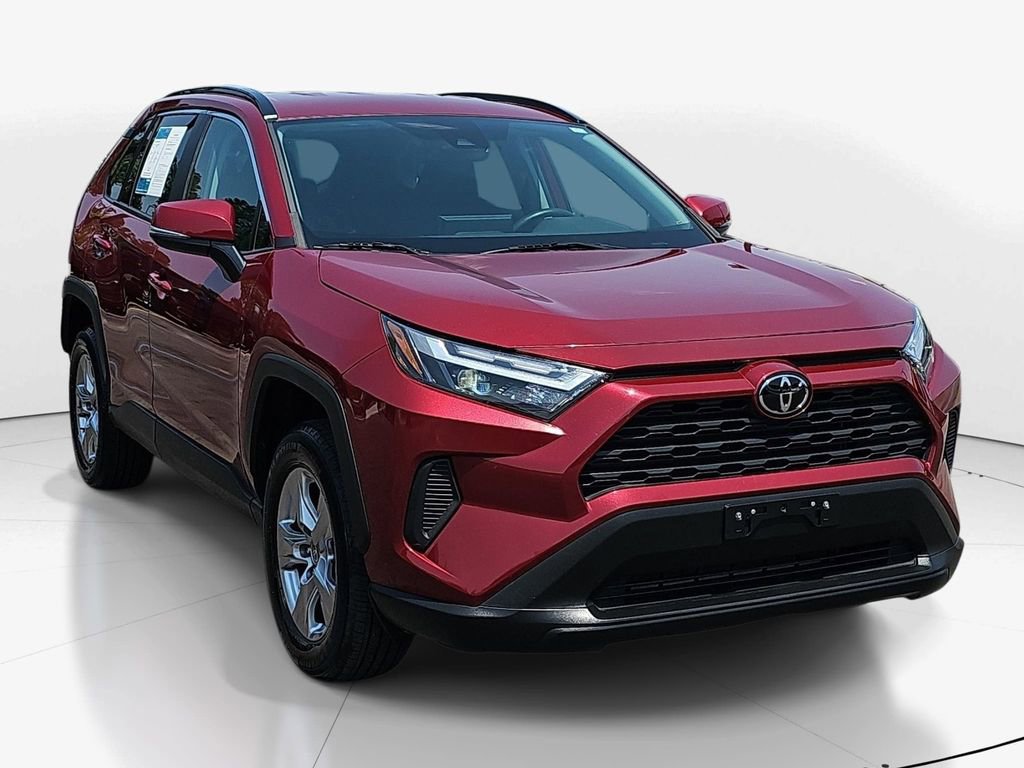 Used 2023 Toyota RAV4 XLE AWD/4WD image 2