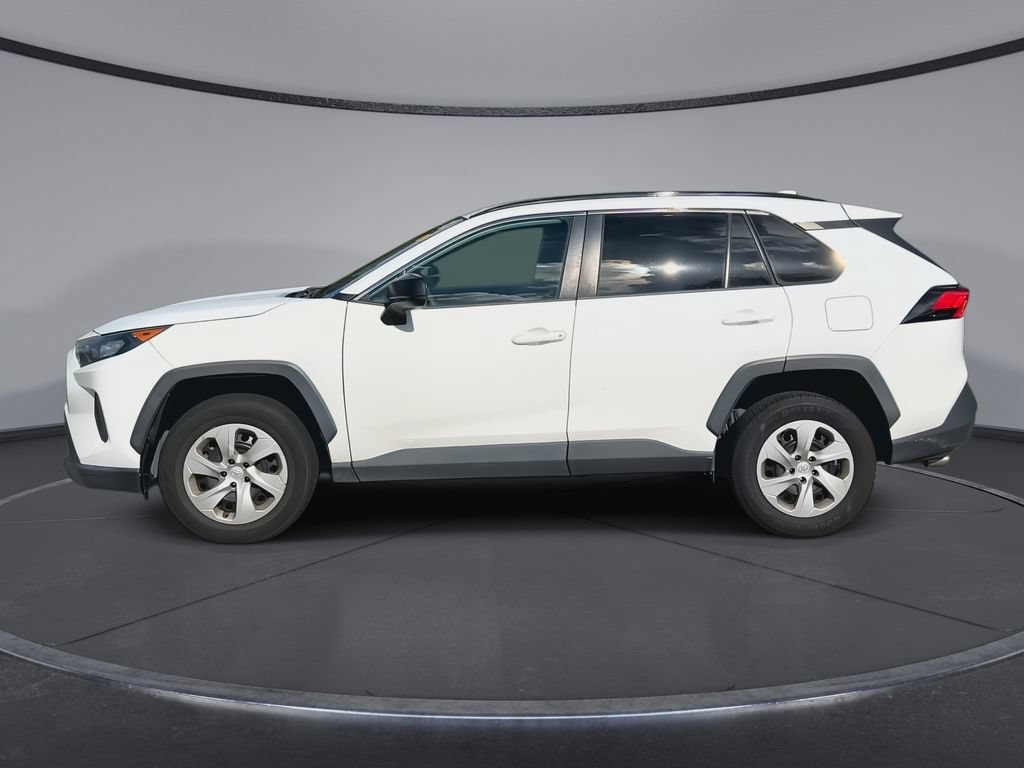 Used 2019 Toyota RAV4 LE FWD image 5