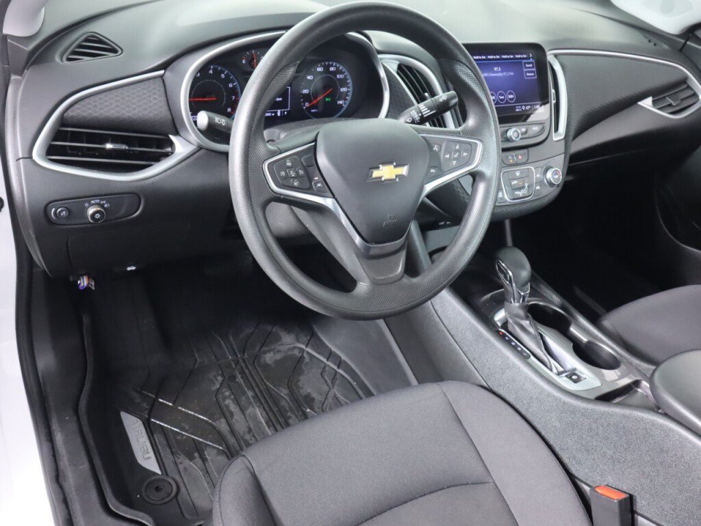 Used 2023 Chevrolet Malibu LS FWD image 9