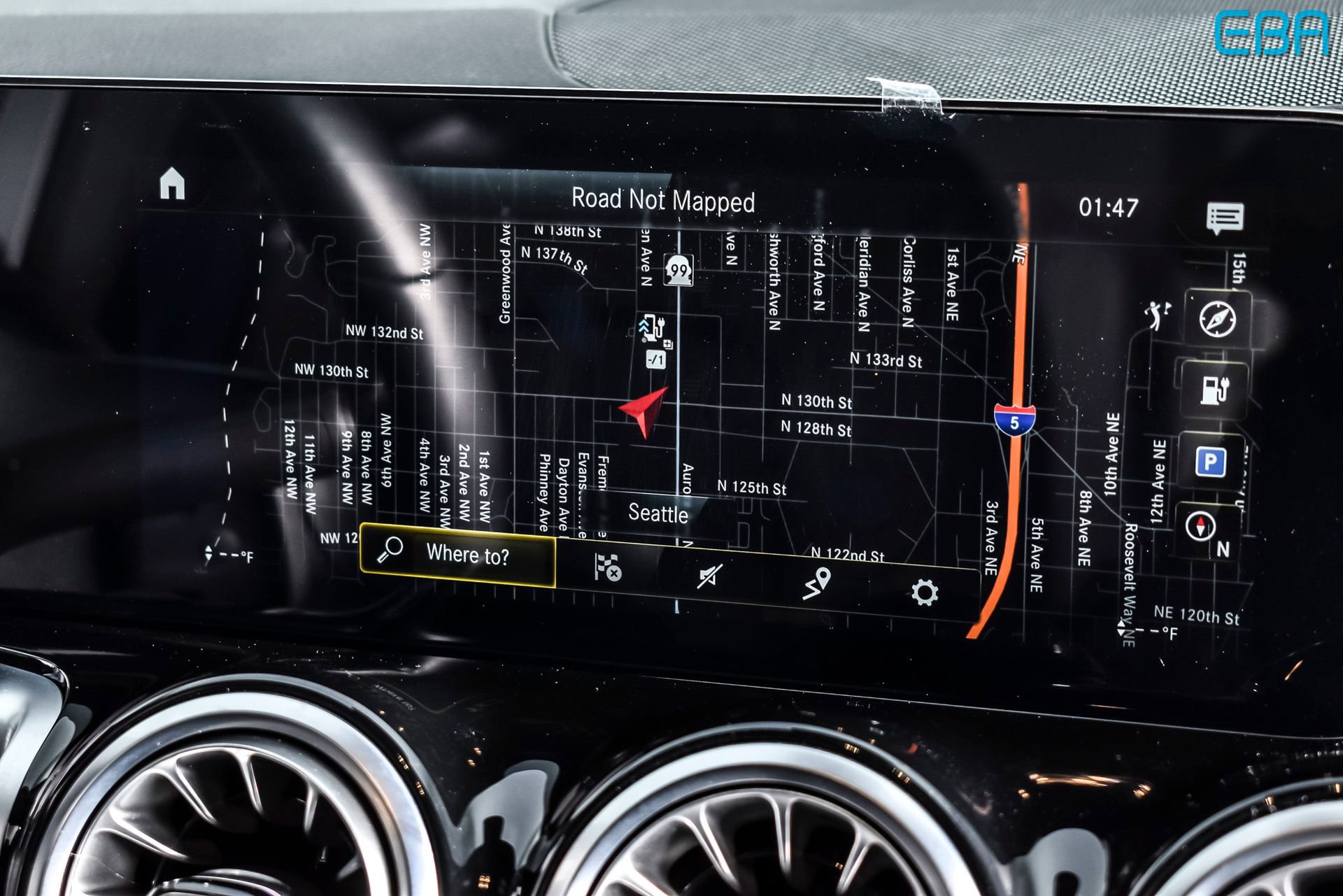 Used 2023 Mercedes-Benz EQB 300 4MATIC image 23