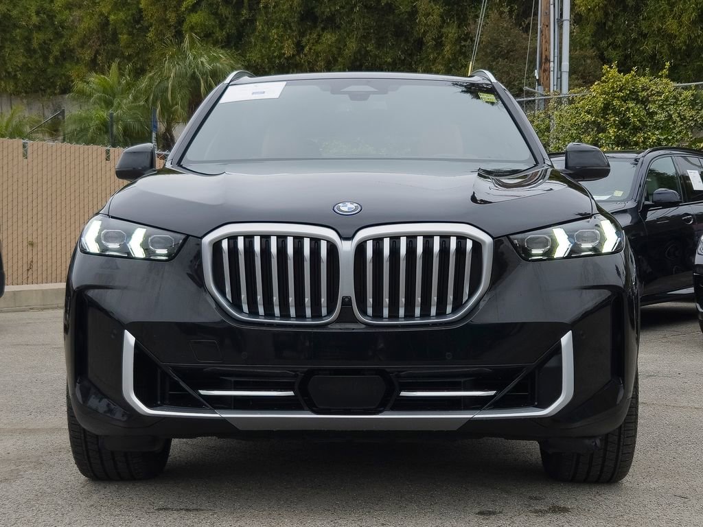 Certified 2024 BMW X5 xDrive50e w/ Premium Package AWD/4WD image 3