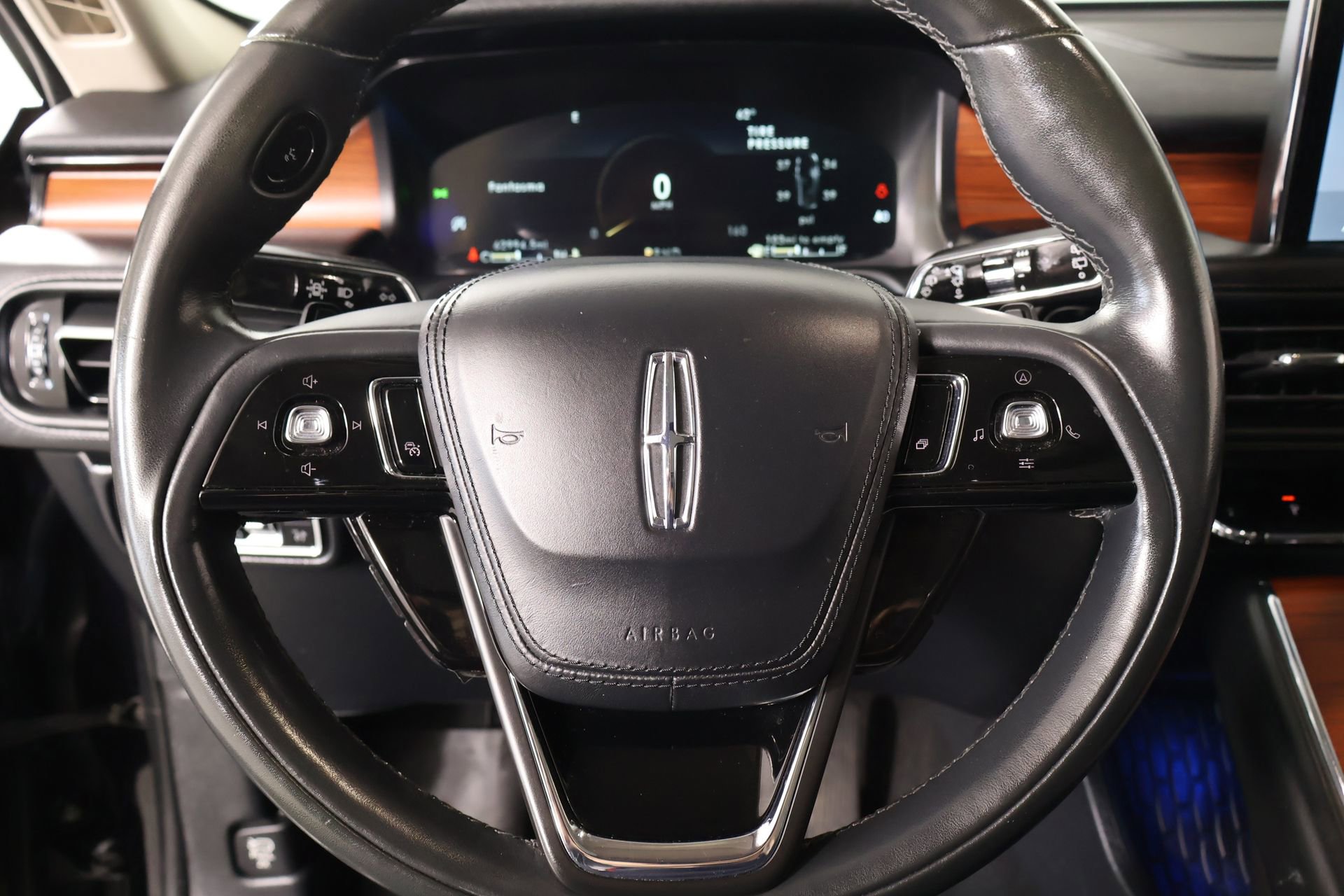 Used 2021 Lincoln Aviator Reserve w/ Equipment Group 202A image 3