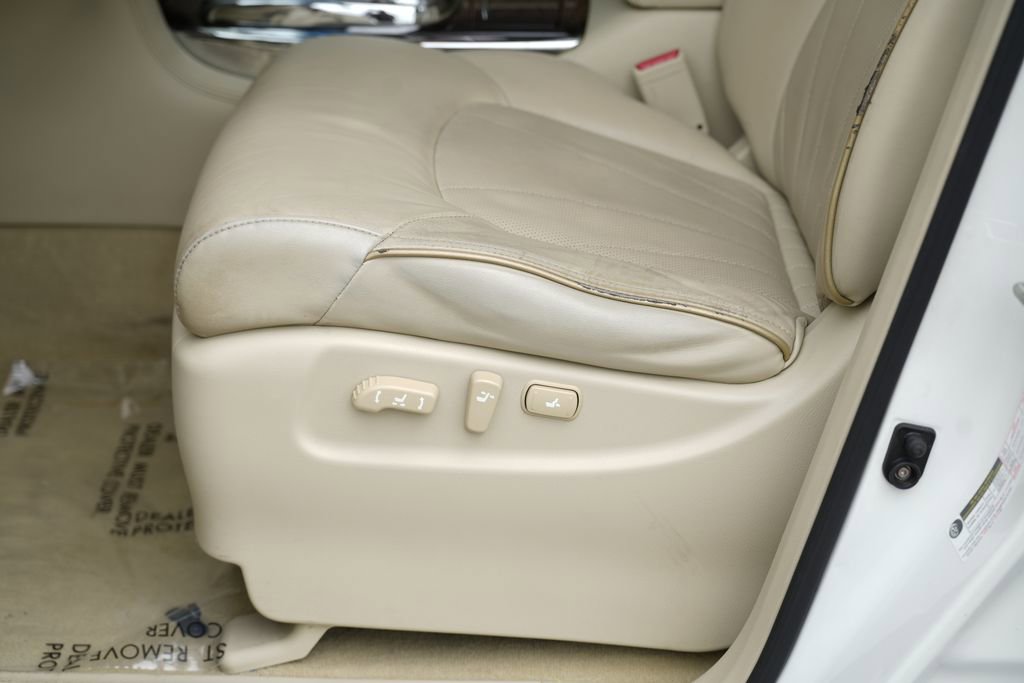 Used 2012 INFINITI QX56 4WD w/ Deluxe Touring Pkg image 21