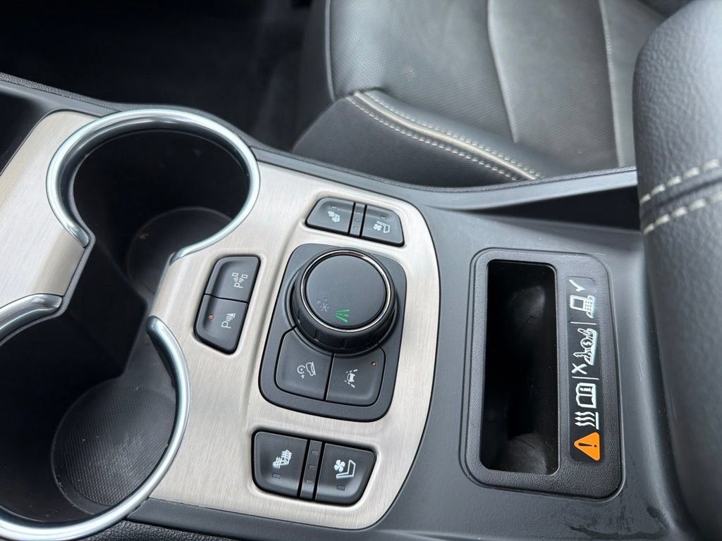 Used 2020 GMC Terrain Denali w/ Denali Premium Package FWD image 35