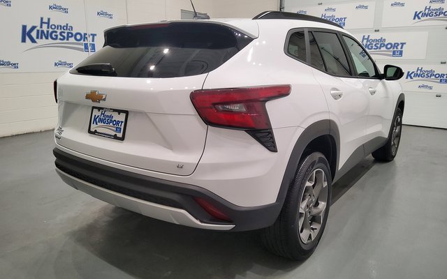 Used 2024 Chevrolet Trax LT image 3