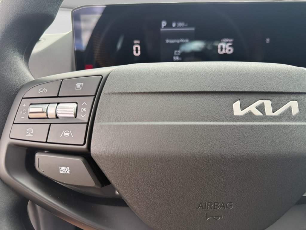 New 2026 Kia K4 FWD image 25