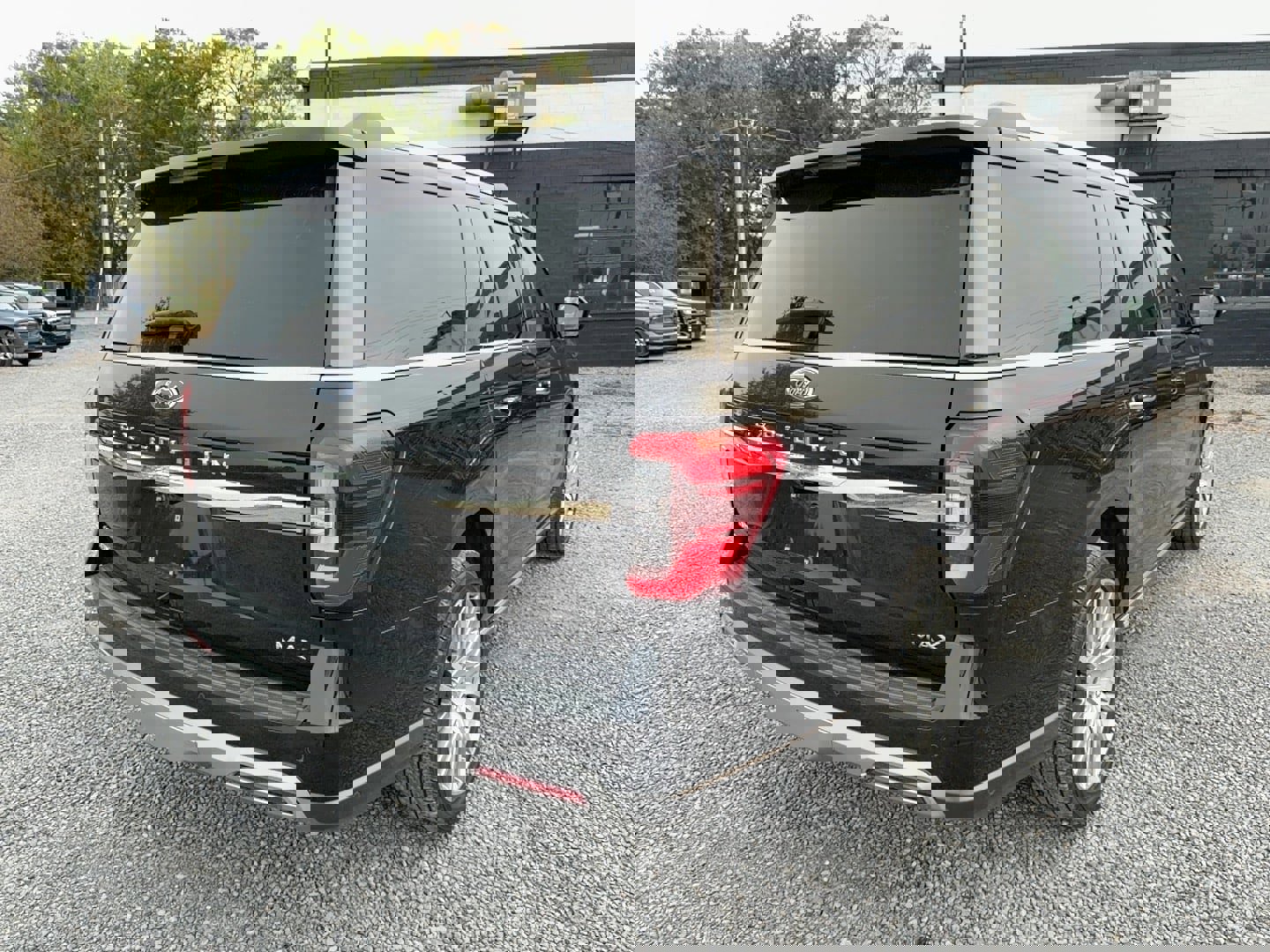 Used 2022 Ford Expedition Max Limited image 5