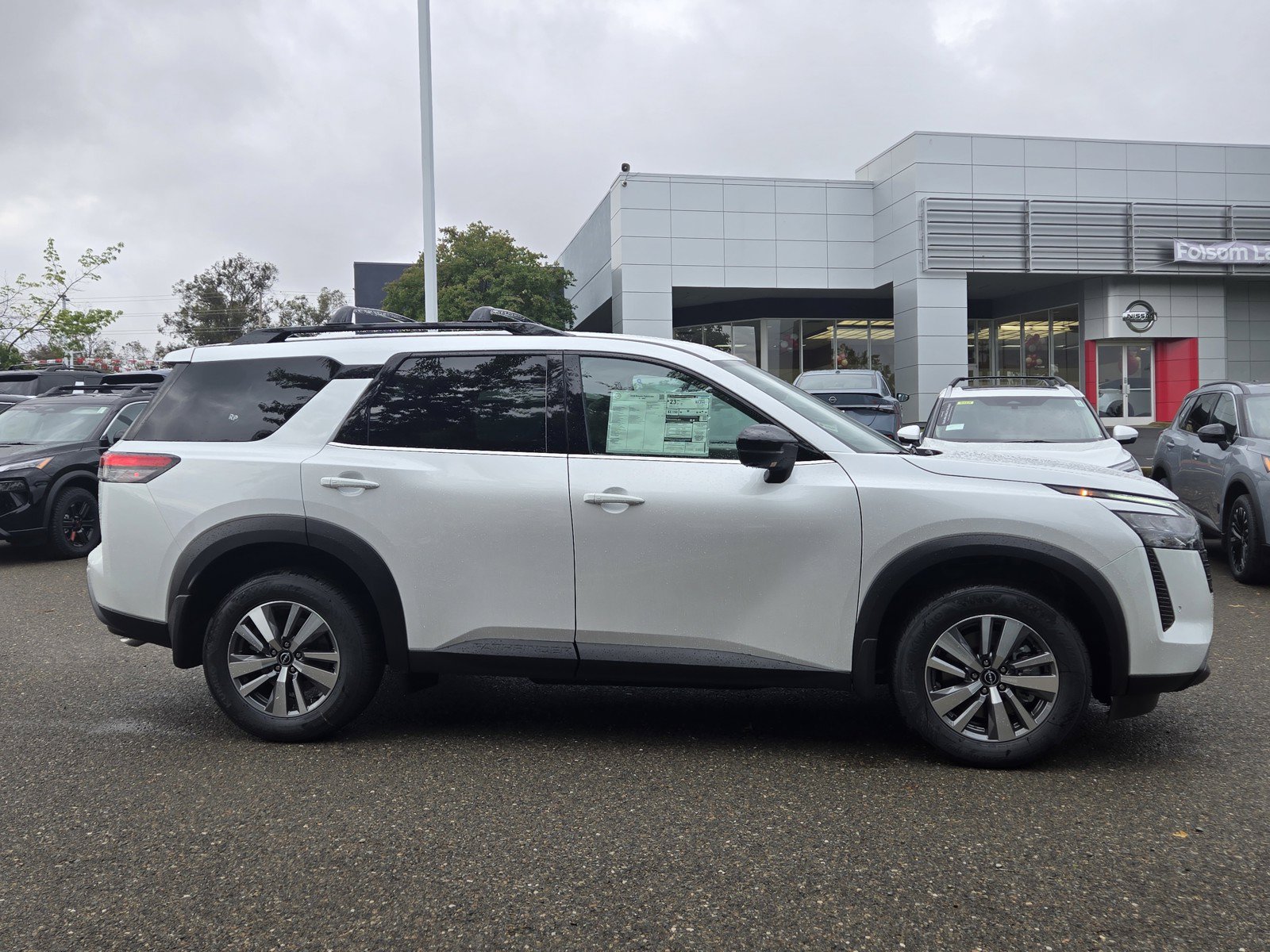 New 2026 Nissan Pathfinder SL AWD/4WD image 3