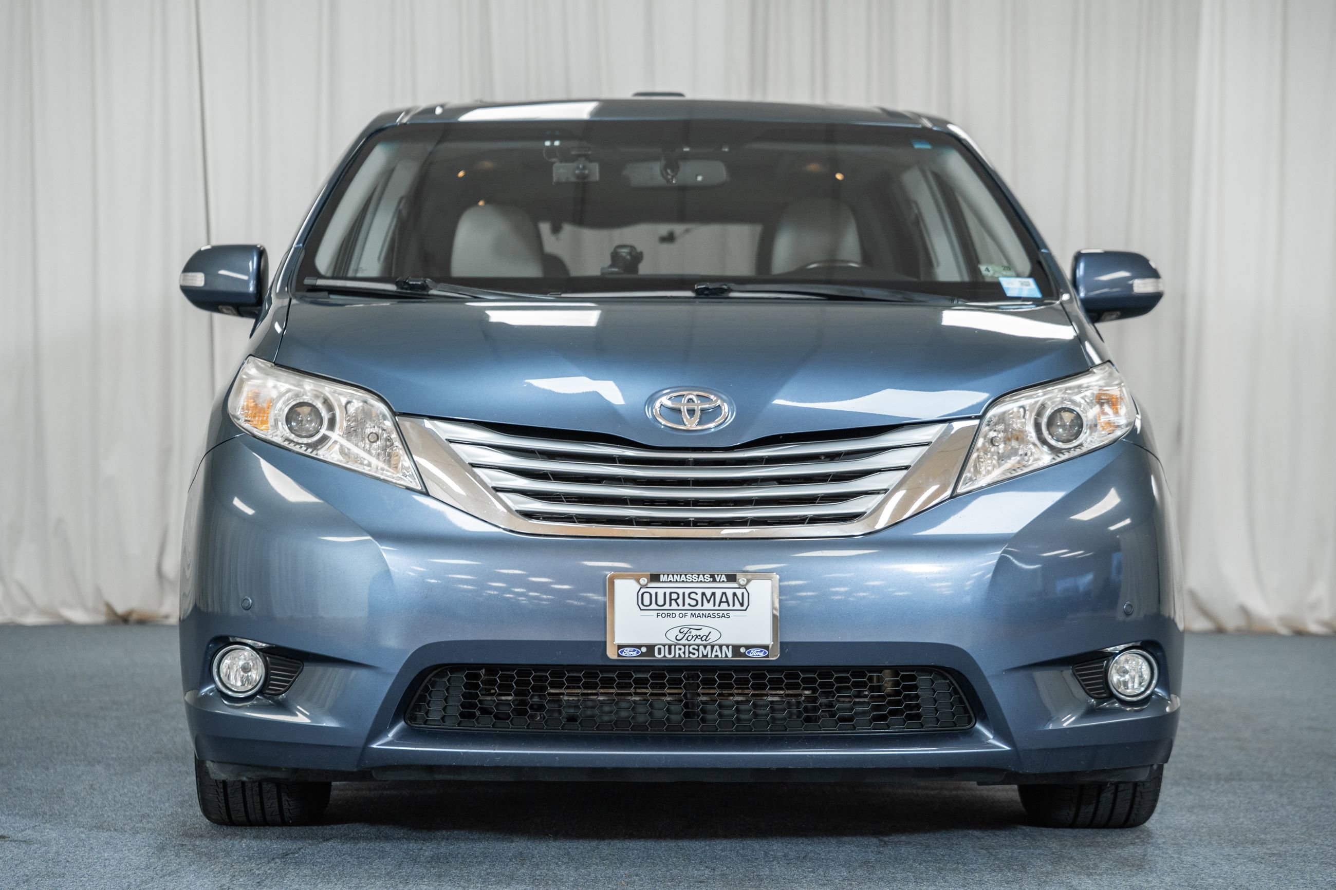 Used 2014 Toyota Sienna Limited image 2