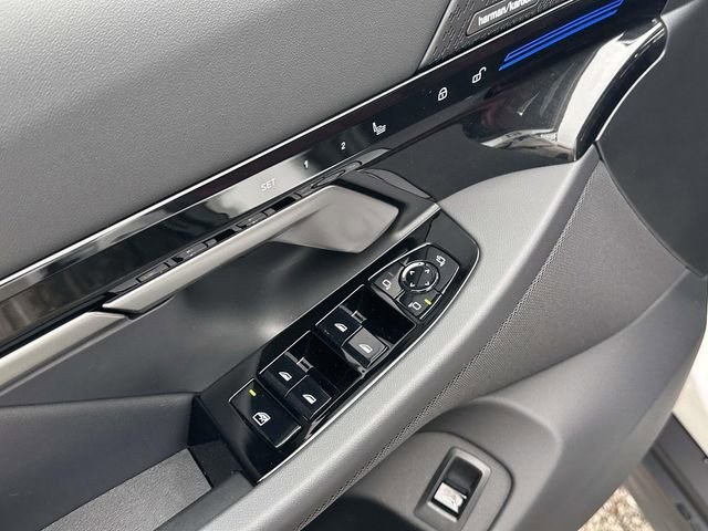 Used 2026 BMW 530i xDrive w/ Premium Package image 24