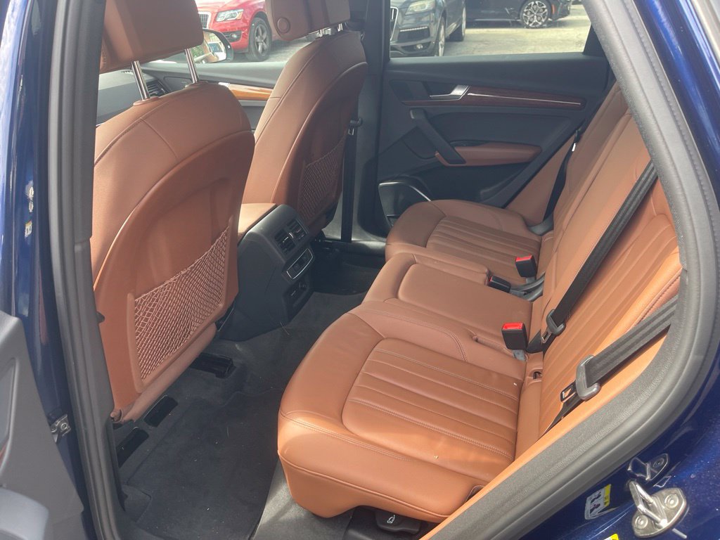 Used 2023 Audi Q5 2.0T Premium w/ Convenience Package AWD/4WD image 11