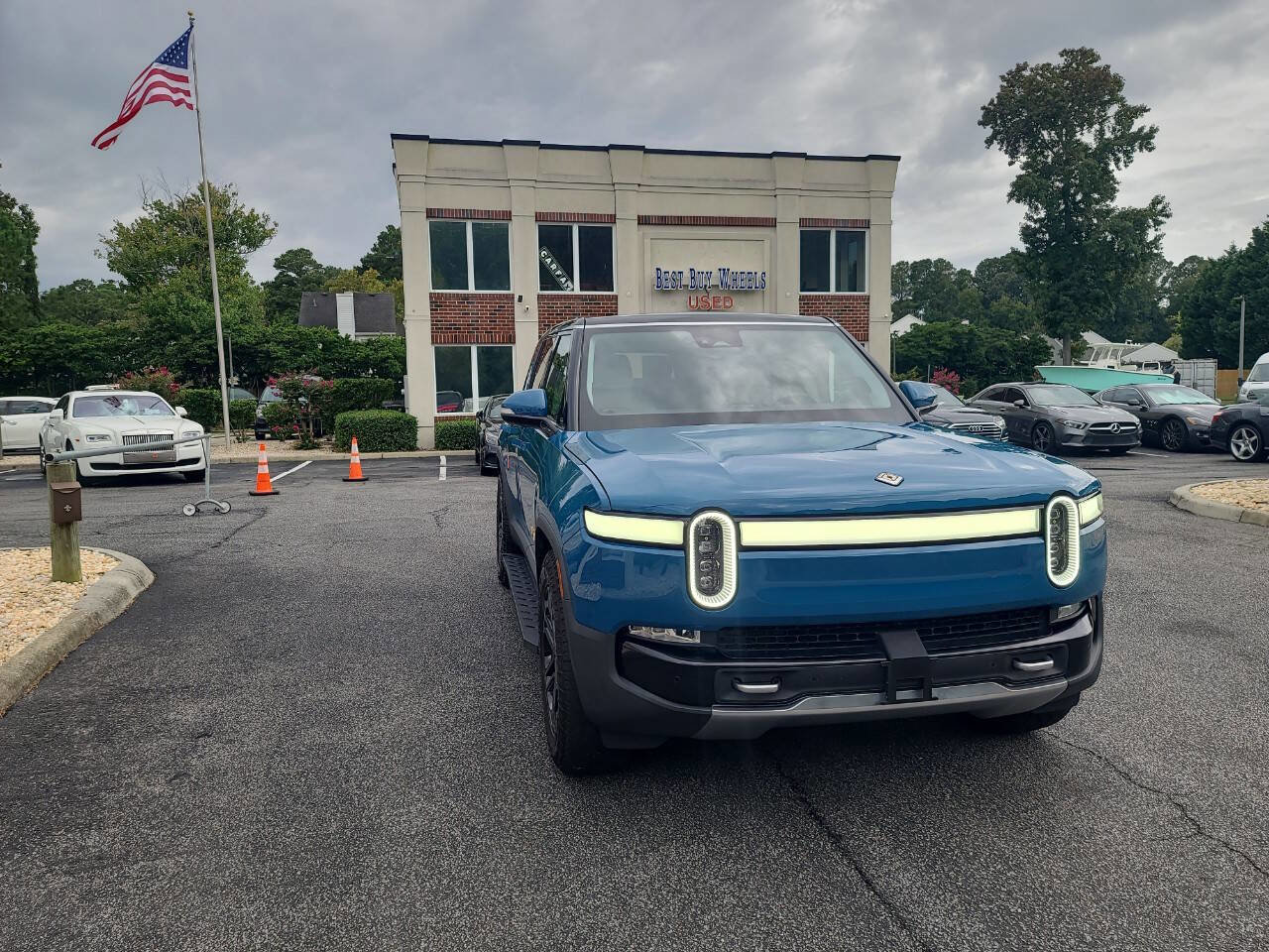 Used 2023 Rivian R1S Launch Edition