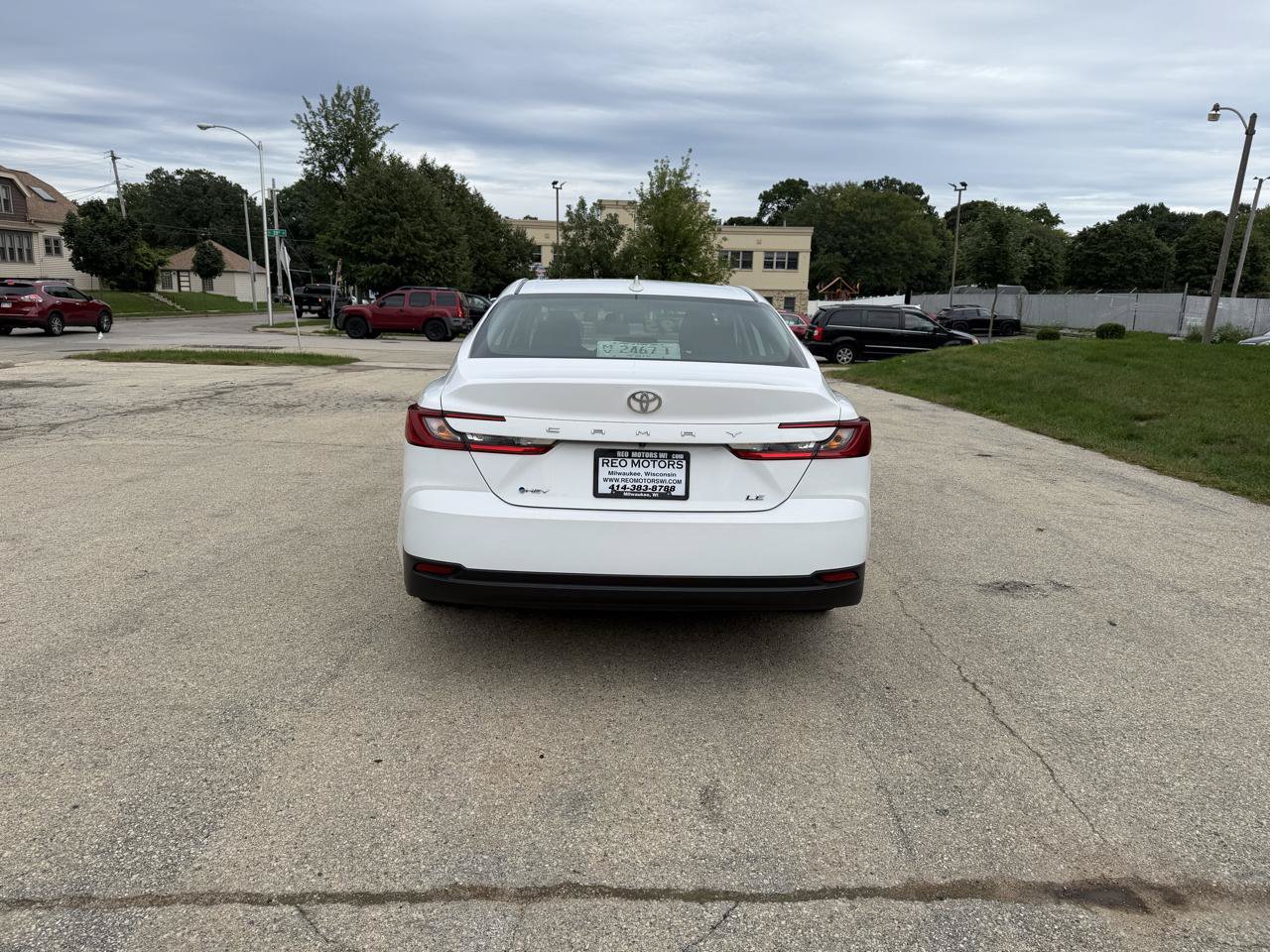 Used 2025 Toyota Camry LE FWD image 6