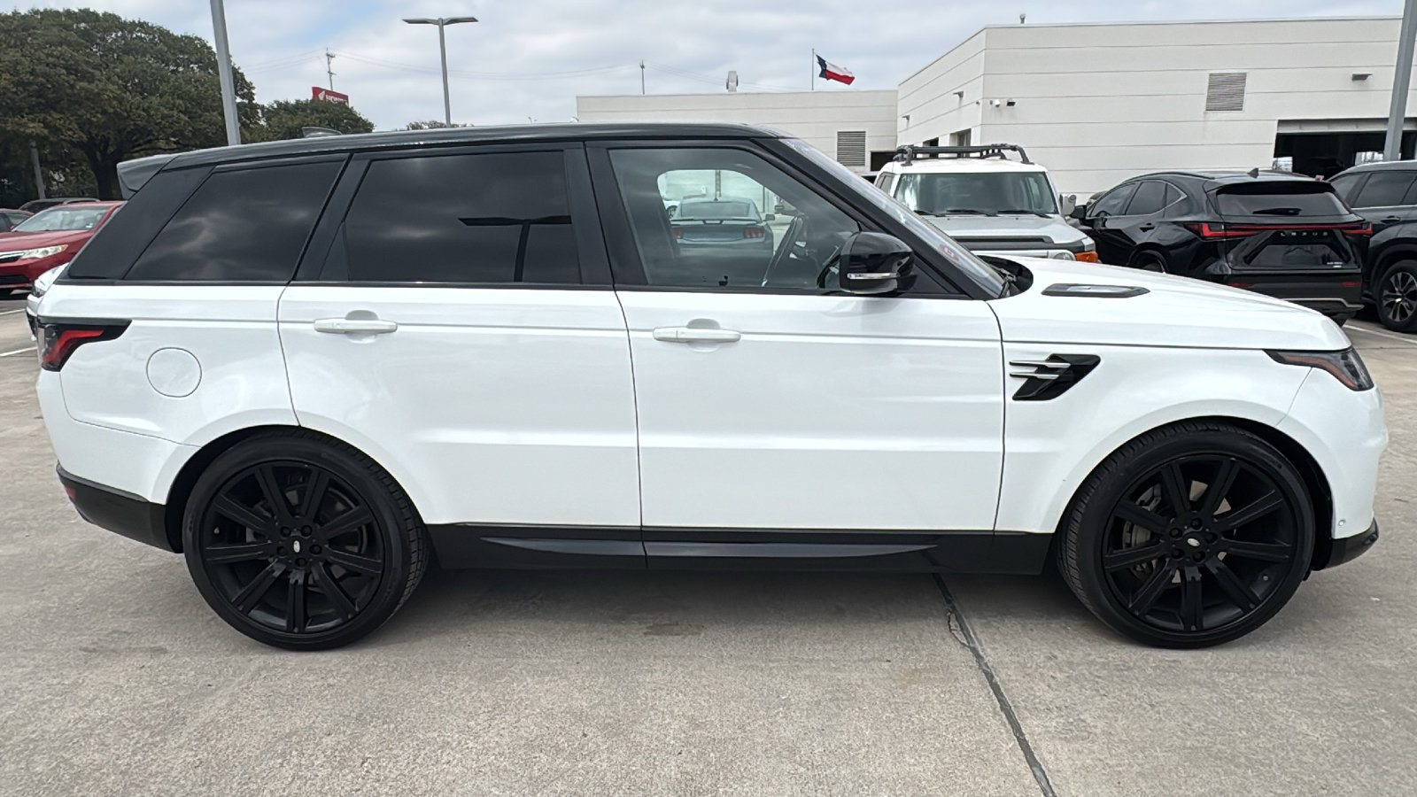 Used 2018 Land Rover Range Rover Sport HSE image 8