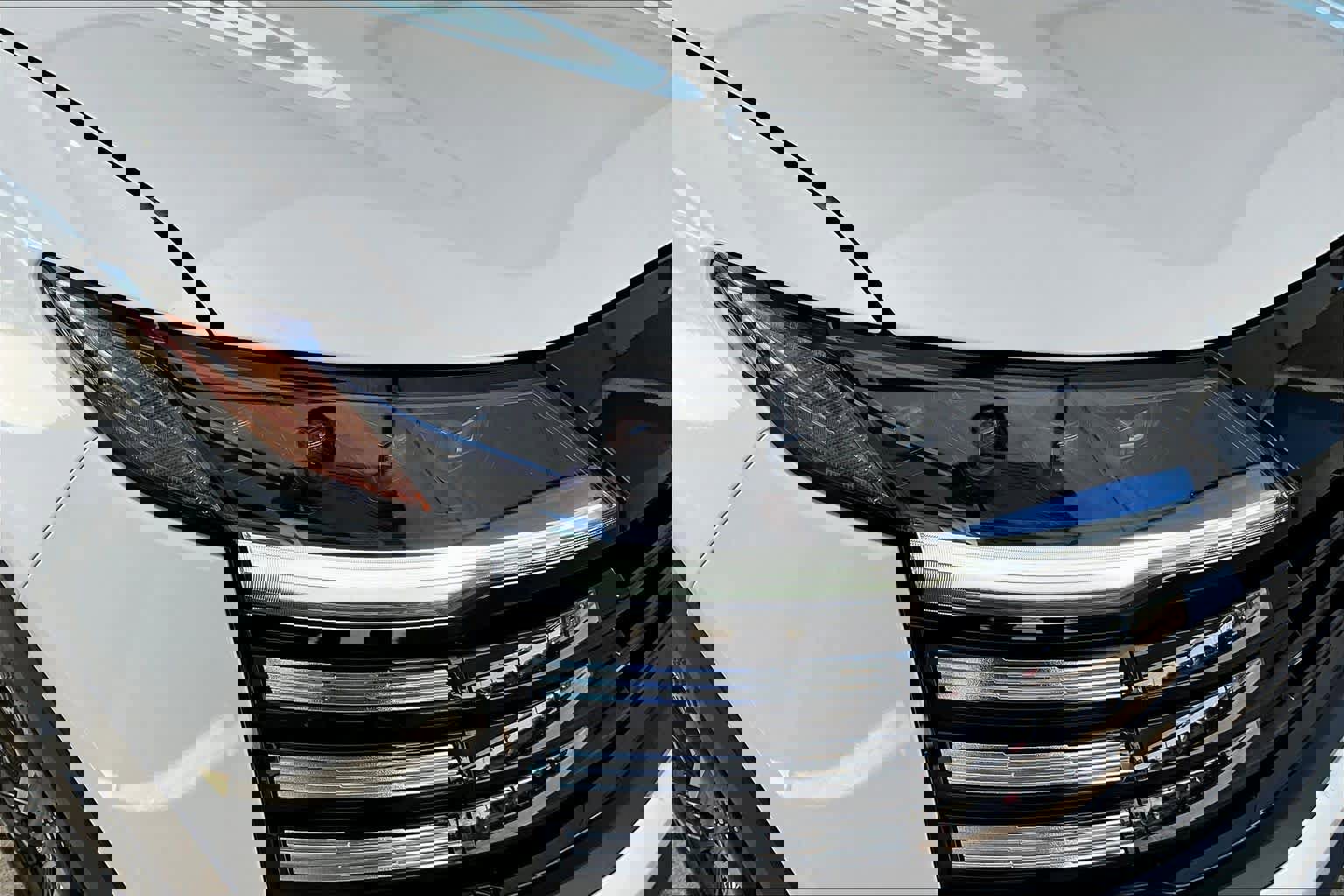 Used 2025 Nissan Kicks SV image 28